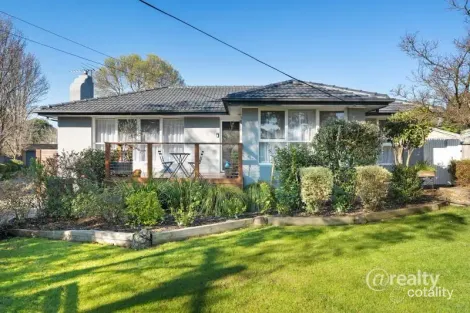 8 LINDEL CT, CROYDON, VIC 3136