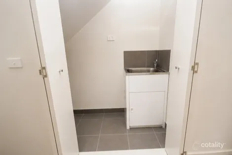 Property photo of 8/5 Thomas Carr Drive Tarneit VIC 3029