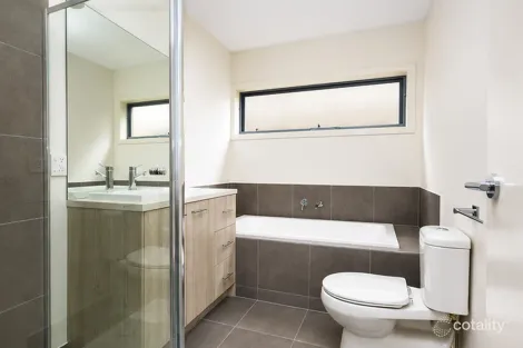 Property photo of 8/5 Thomas Carr Drive Tarneit VIC 3029
