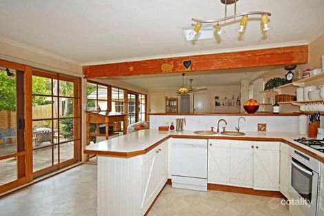 Property photo of 2 Summit Crescent Glen Waverley VIC 3150