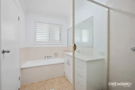 Property photo of 21 Mannix Place Forest Lake QLD 4078