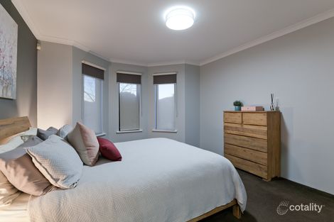 Property photo of 23 The Lakes Boulevard Jandakot WA 6164