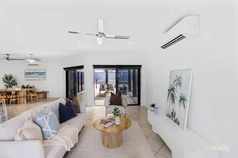 Property photo of 17 Lucy Close Kanimbla QLD 4870