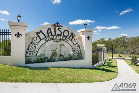 Property photo of 30 Riviere Place Kenmore QLD 4069