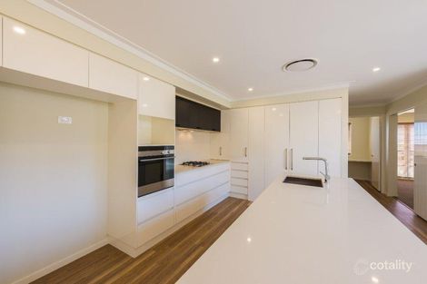 Property photo of 16 Brimblecombe Drive Middle Ridge QLD 4350