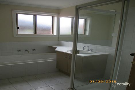 Property photo of 9/22 Ventosa Way Werribee VIC 3030
