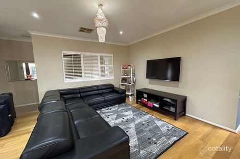 Property photo of 40 Waterbury Street Cranbourne VIC 3977