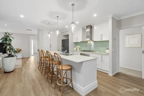 Property photo of 51 Cambridge Drive Berwick VIC 3806