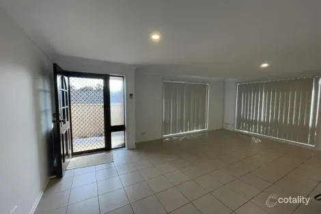 Property photo of 6 Agrippa Street Rosemeadow NSW 2560