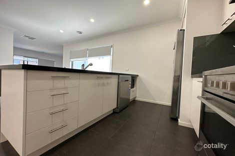 Property photo of 11 Bangalore Way Mickleham VIC 3064