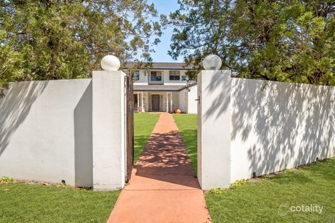 Property photo of 1 Pellatt Close Kenmore Hills QLD 4069