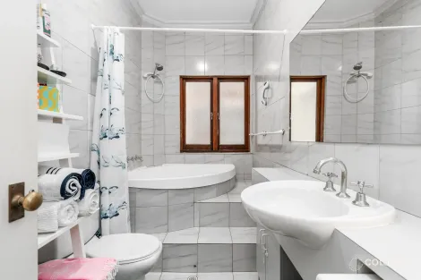 Property photo of 4/17 South Esplanade Glenelg SA 5045