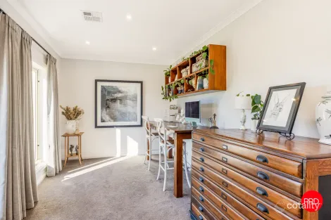 Property photo of 23 Rathlin Avenue Junortoun VIC 3551
