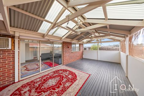 Property photo of 5 Waltham Mews Cranbourne East VIC 3977