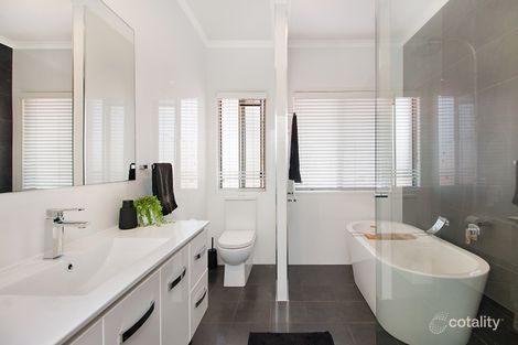 Property photo of 36 Edinburgh Court Pottsville NSW 2489