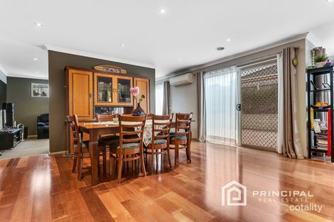 Property photo of 2 Fairways Boulevard Cranbourne North VIC 3977