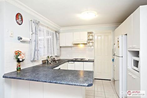 Property photo of 10 Leeswood Court Wattle Grove NSW 2173