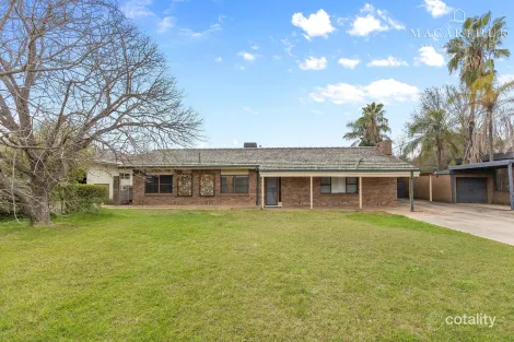 Property photo of 13 Norfolk Avenue Lake Albert NSW 2650