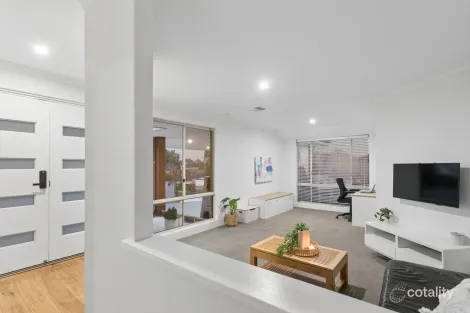 Property photo of 20 Corander Gardens Carine WA 6020