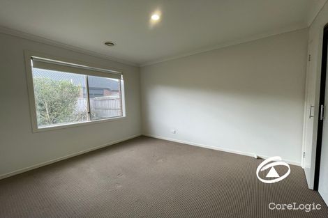 Property photo of 60 Chantenay Parade Cranbourne North VIC 3977