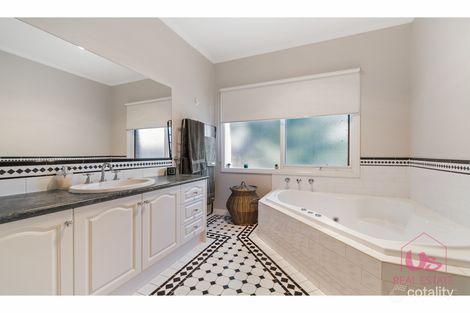 Property photo of 8 Heathwren Close Frankston South VIC 3199