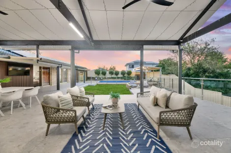 Property photo of 7 Harold Close Sinnamon Park QLD 4073