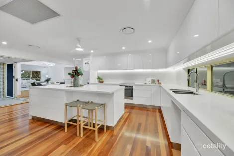 Property photo of 7 Harold Close Sinnamon Park QLD 4073