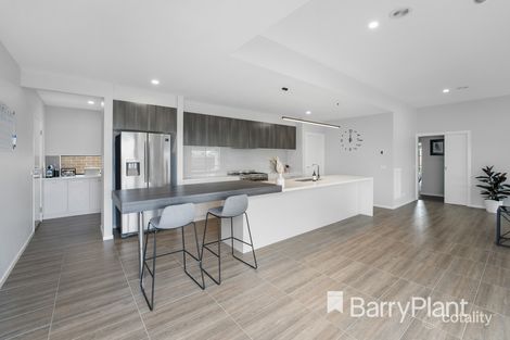 Property photo of 2 Leafy Road Werribee VIC 3030