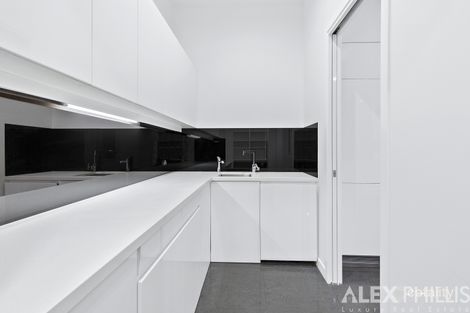 Property photo of 46 The Peninsula Paradise Point QLD 4216