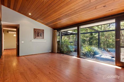 Property photo of 15 Scenic Crescent Eltham North VIC 3095