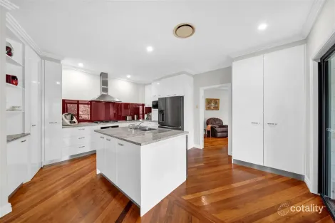 Property photo of 5 Kelso Court Clear Mountain QLD 4500