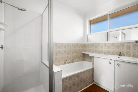 Property photo of 2/15 Bostock Avenue Manifold Heights VIC 3218