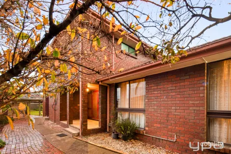 Property photo of 75 Hillcrest Drive Westmeadows VIC 3049