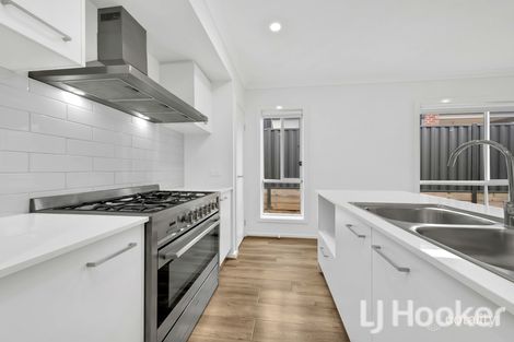 Property photo of 32 Botanical Avenue Wallan VIC 3756