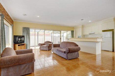 Property photo of 12 Shearwater Place Craigieburn VIC 3064