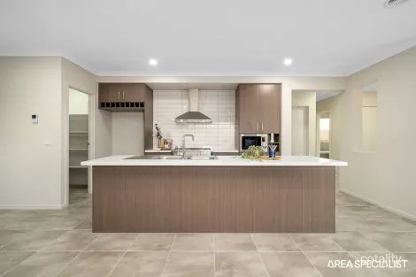 Property photo of 8 Tussock Way Officer VIC 3809