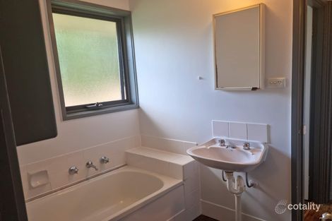 Property photo of 14 Goolagar Crescent Springdale Heights NSW 2641