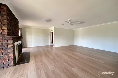 Property photo of 1 Banwell Crescent Carindale QLD 4152