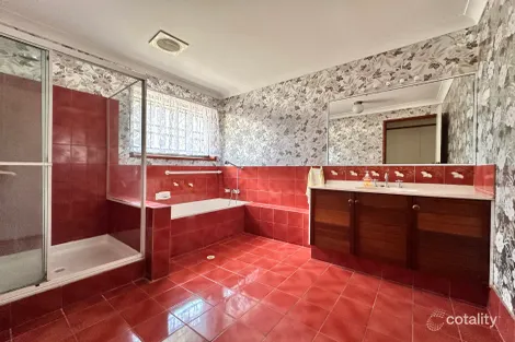 Property photo of 1 Banwell Crescent Carindale QLD 4152