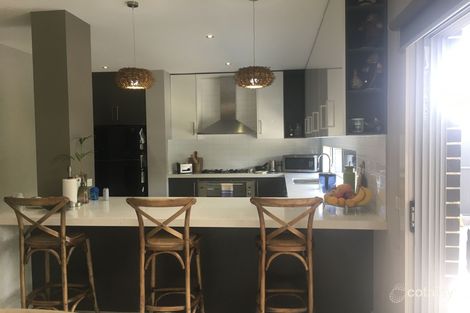 Property photo of 11 Beaconsfield Lane Caroline Springs VIC 3023