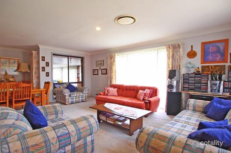 Property photo of 8 Henze Crescent Claremont Meadows NSW 2747