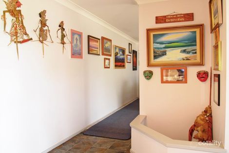Property photo of 8 Henze Crescent Claremont Meadows NSW 2747