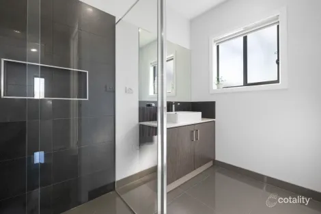 Property photo of 8 Rinella Way Werribee VIC 3030