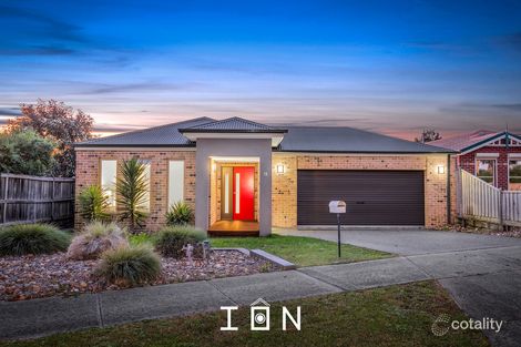 Property photo of 11 Bushranger Boulevarde Cranbourne East VIC 3977