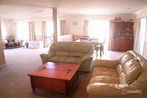 Property photo of 5 Stonehaven Avenue Cranbourne VIC 3977
