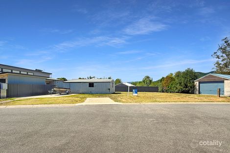 5 Holmes Ct, Porepunkah, VIC 3740