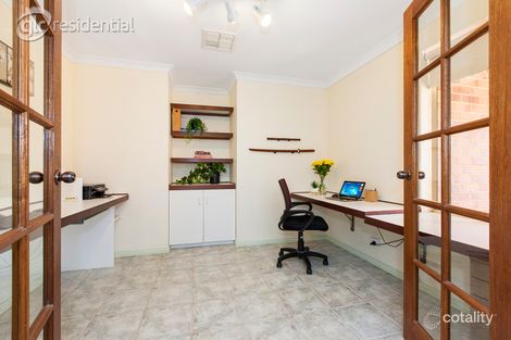 Property photo of 3 Giuffre Place Lake Coogee WA 6166
