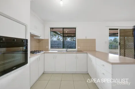 Property photo of 16 Smart Court Delahey VIC 3037