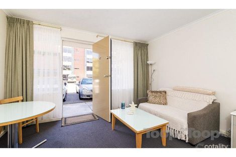 17/18 Moseley St, Glenelg, SA 5045