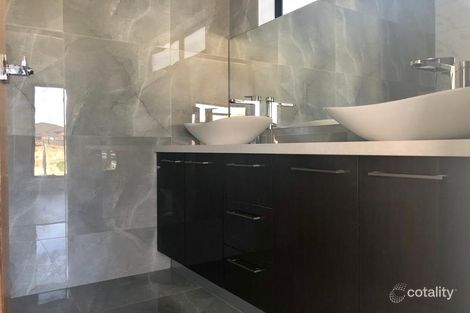 Property photo of 27 Montreal Circuit Craigieburn VIC 3064